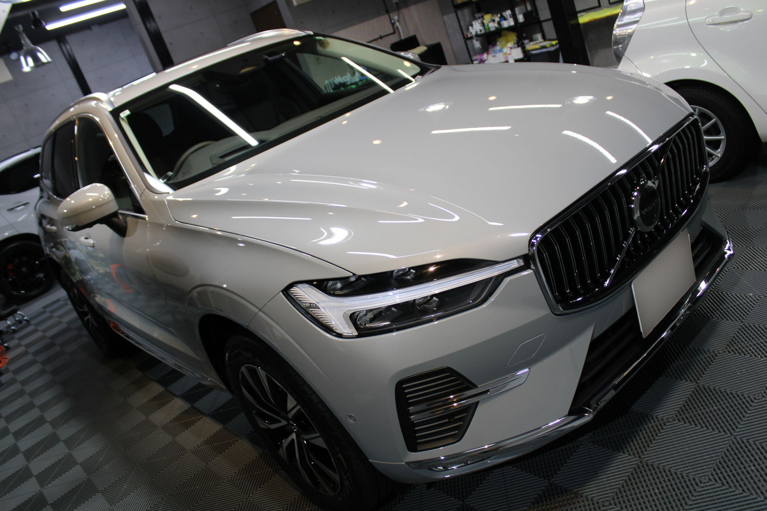 XC60右全体①.jpg